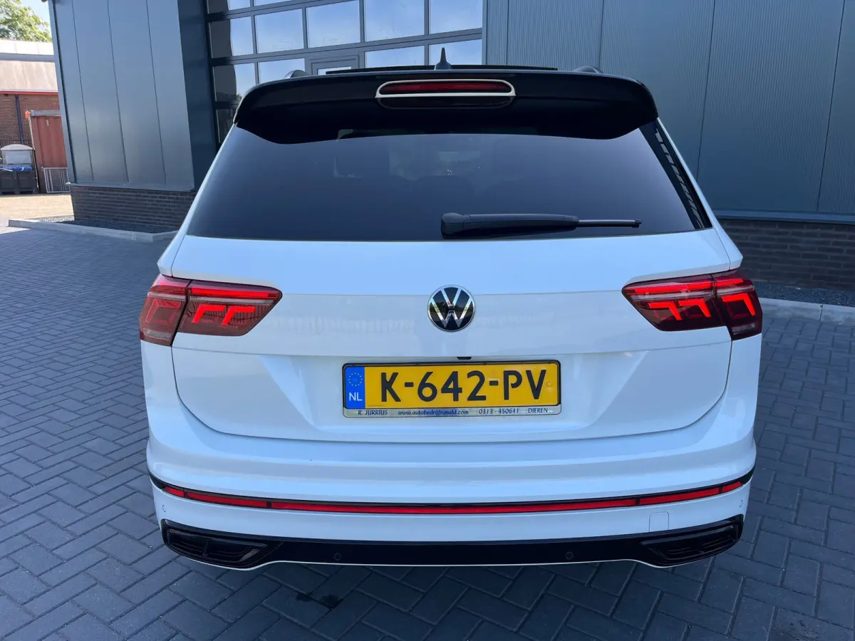 1.5 TSI R-Line Business+ NL.Auto/Panoramadak/Blackstyle/360Camera/Leder/IQ Led/1Ste Eigenaar/Dealer Onderhouden