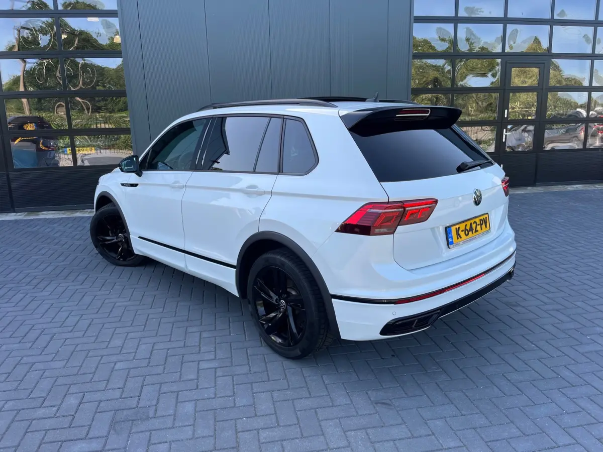 1.5 TSI R-Line Business+ NL.Auto/Panoramadak/Blackstyle/360Camera/Leder/IQ Led/1Ste Eigenaar/Dealer Onderhouden