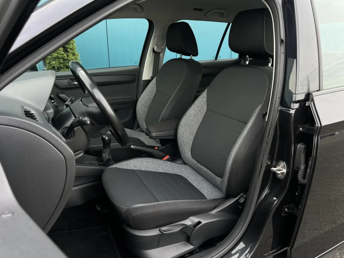 1.0 TSI Business Edition CARPLAY | CRUISE | AC | BLUETOOTH | DAB | PDC | LMV