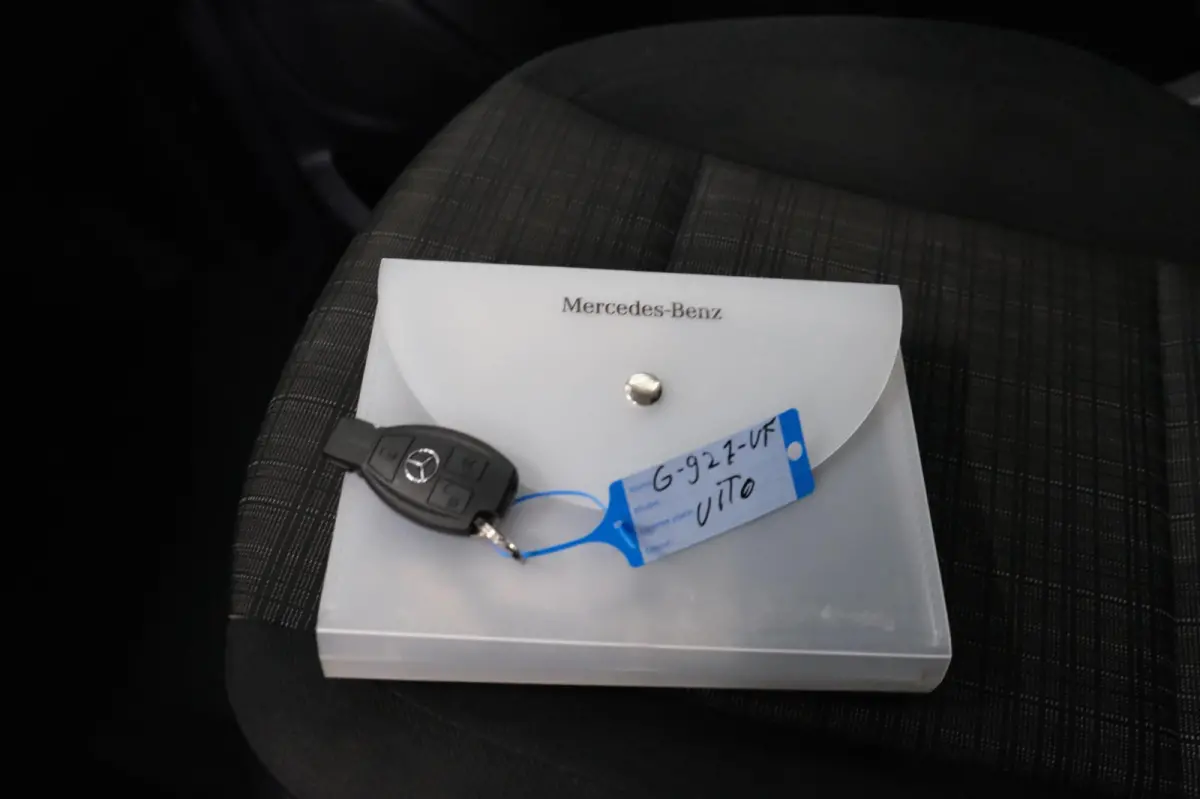 110 CDI Base Extra Lang 9p > Export €14500,- netto <