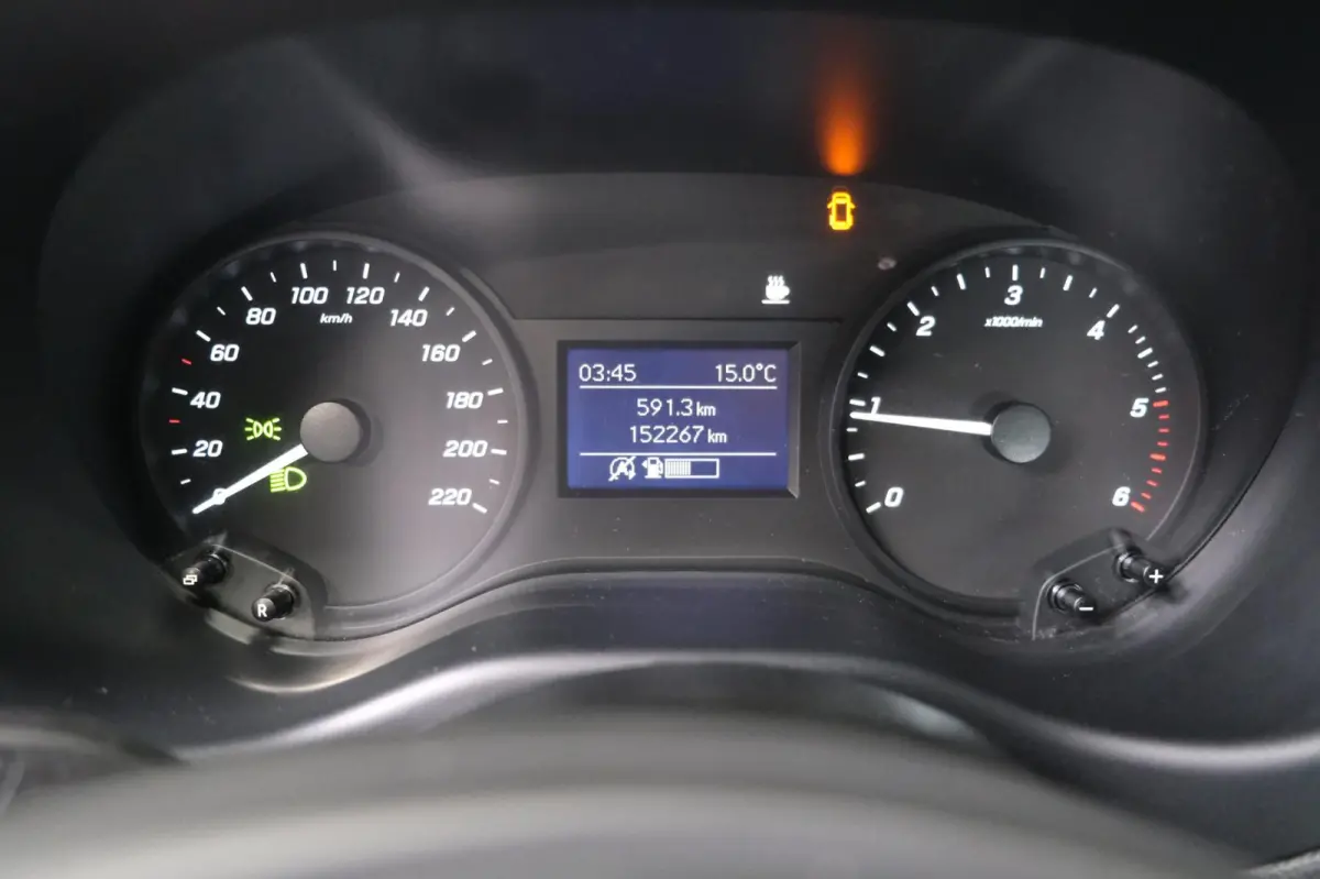 110 CDI Base Extra Lang 9p > Export €14500,- netto <