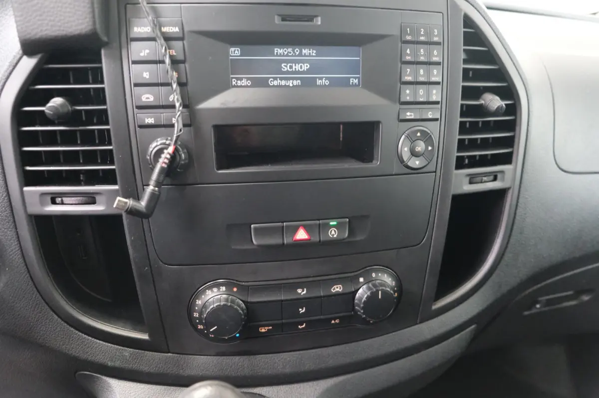 110 CDI Base Extra Lang 9p > Export €14500,- netto <