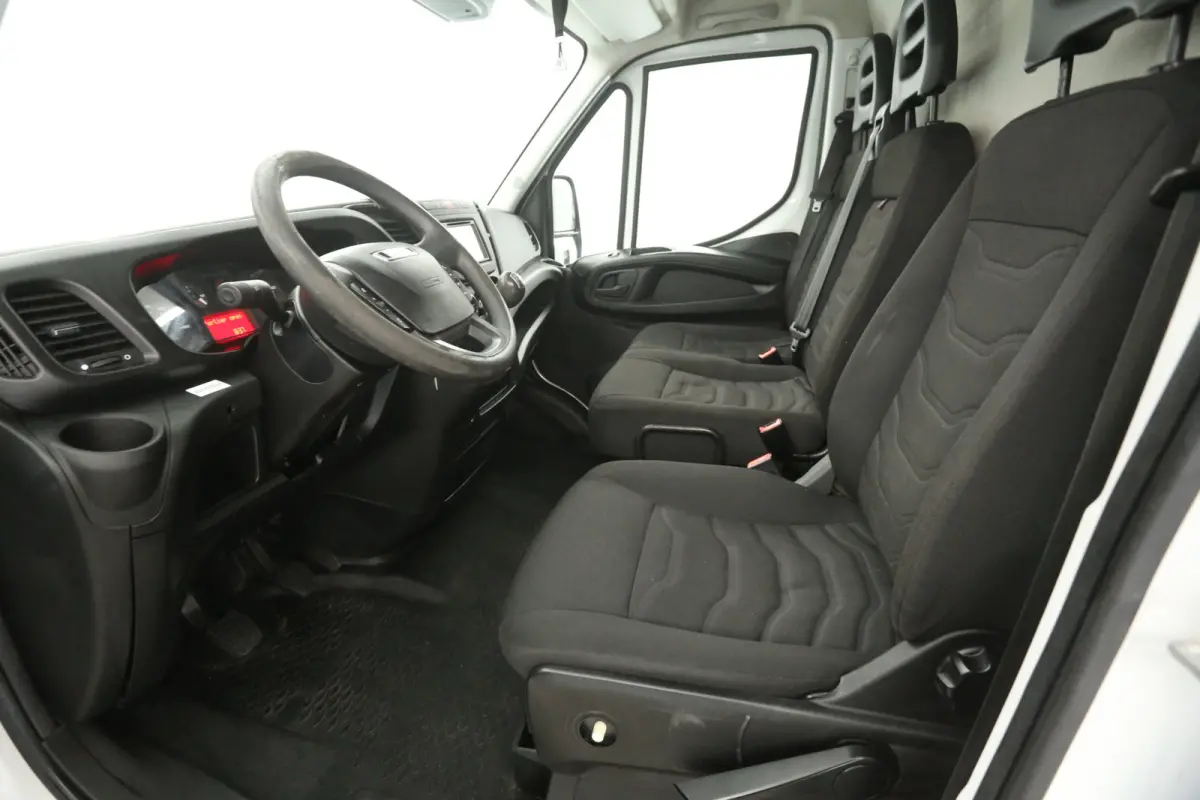 35C13D 2.3 375 N1* | Dubbellucht | Laadklep | Zijdeur | Laadbak | Airco | 3 Zits