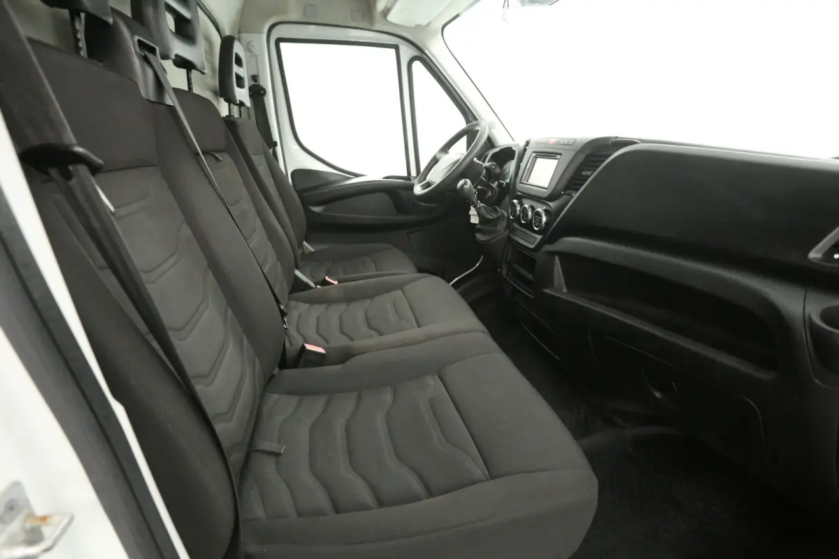 35C13D 2.3 375 N1* | Dubbellucht | Laadklep | Zijdeur | Laadbak | Airco | 3 Zits