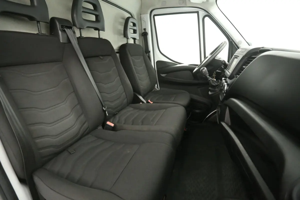 35C13D 2.3 375 N1* | Dubbellucht | Laadklep | Zijdeur | Laadbak | Airco | 3 Zits