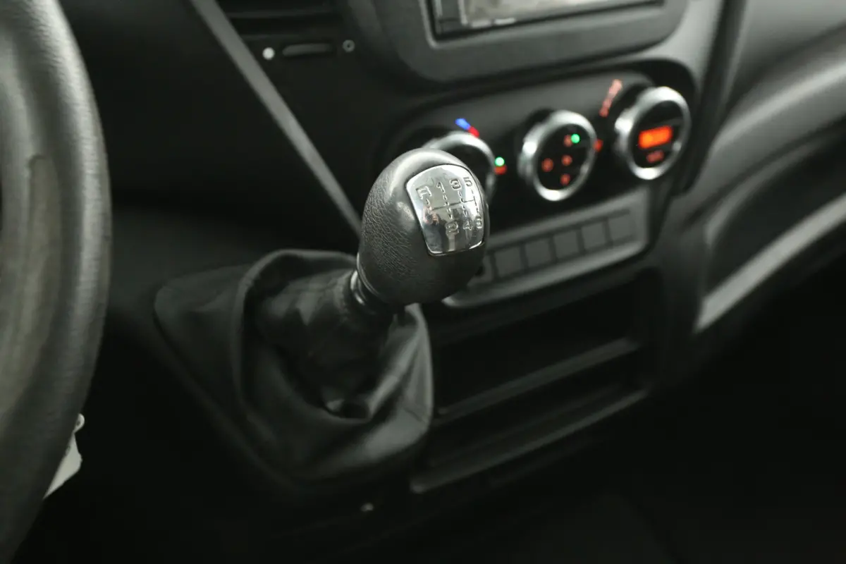 35C13D 2.3 375 N1* | Dubbellucht | Laadklep | Zijdeur | Laadbak | Airco | 3 Zits