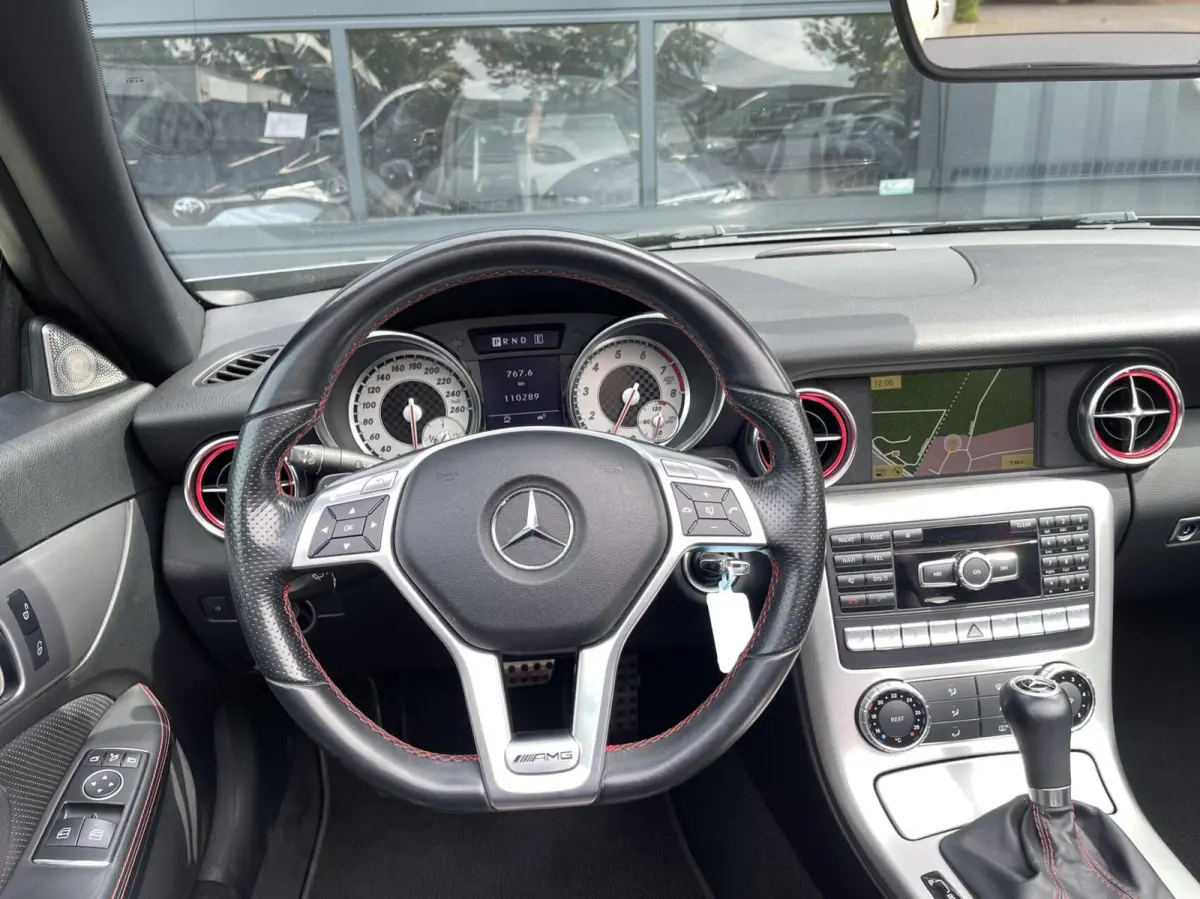 250 AUT. AMG PAKKET|PANORAMADAK|NEKVERWARMING|HARMAN KARDON|LEDEREN BEKLEDING|STOELVERWARMING