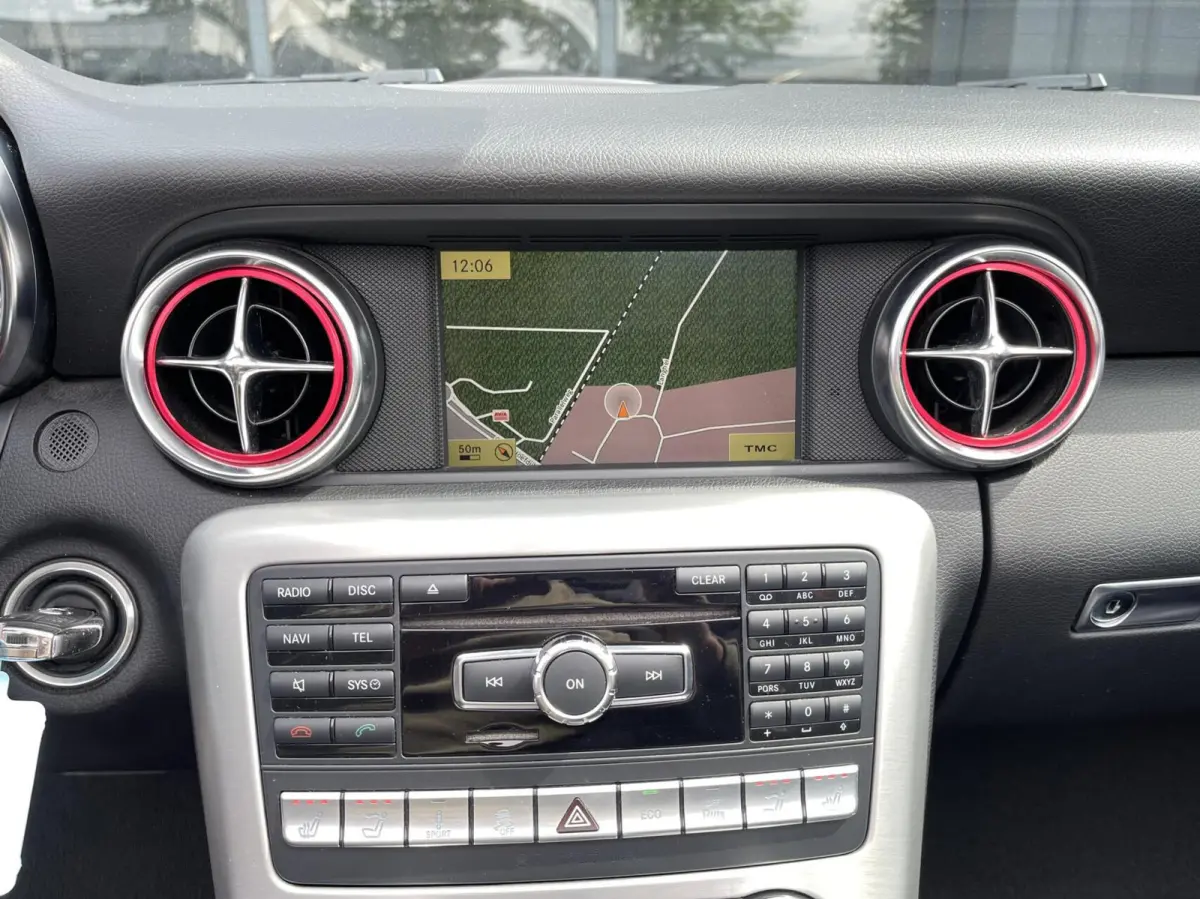 250 AUT. AMG PAKKET|PANORAMADAK|NEKVERWARMING|HARMAN KARDON|LEDEREN BEKLEDING|STOELVERWARMING