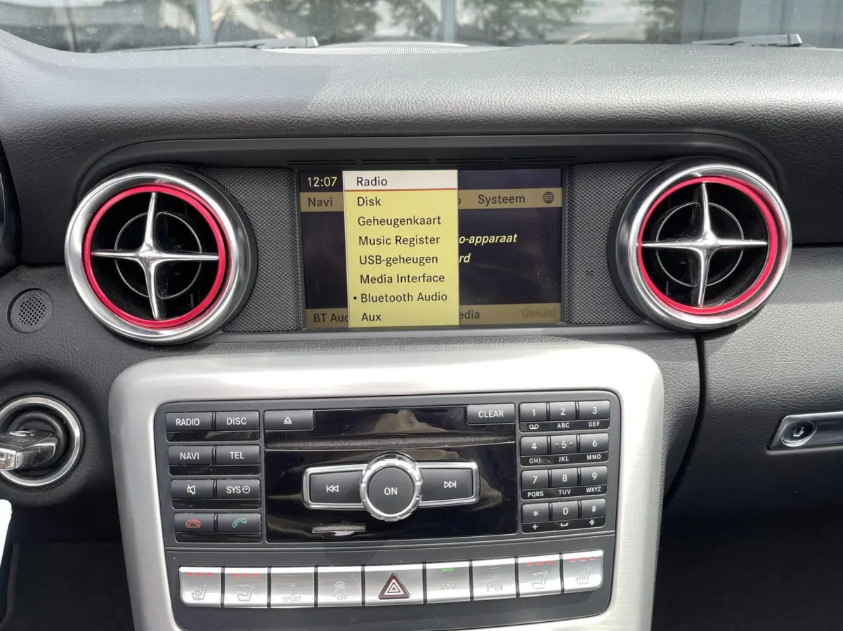 250 AUT. AMG PAKKET|PANORAMADAK|NEKVERWARMING|HARMAN KARDON|LEDEREN BEKLEDING|STOELVERWARMING