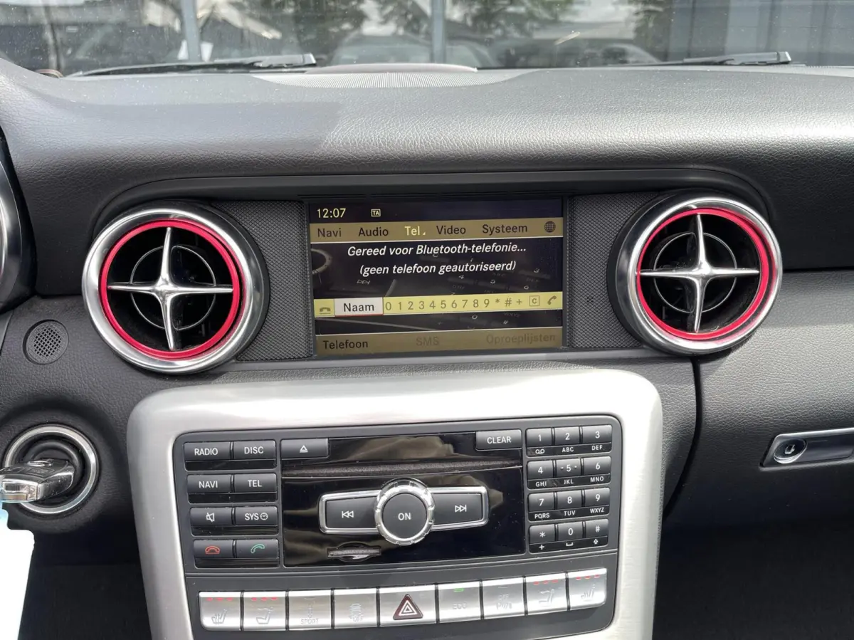 250 AUT. AMG PAKKET|PANORAMADAK|NEKVERWARMING|HARMAN KARDON|LEDEREN BEKLEDING|STOELVERWARMING