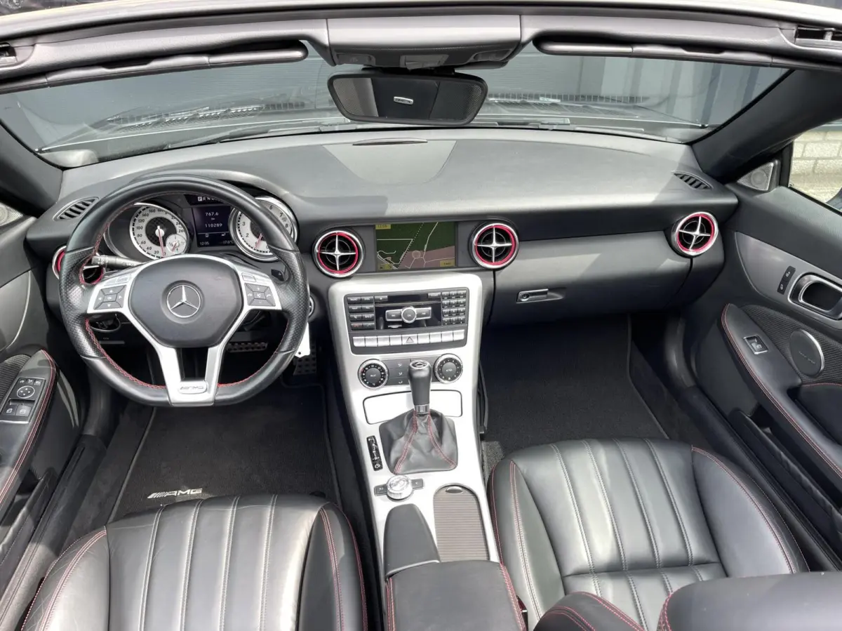 250 AUT. AMG PAKKET|PANORAMADAK|NEKVERWARMING|HARMAN KARDON|LEDEREN BEKLEDING|STOELVERWARMING