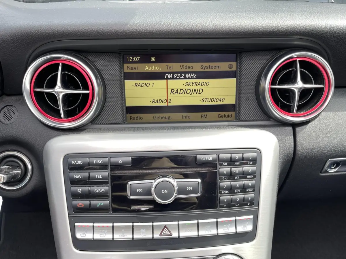 250 AUT. AMG PAKKET|PANORAMADAK|NEKVERWARMING|HARMAN KARDON|LEDEREN BEKLEDING|STOELVERWARMING