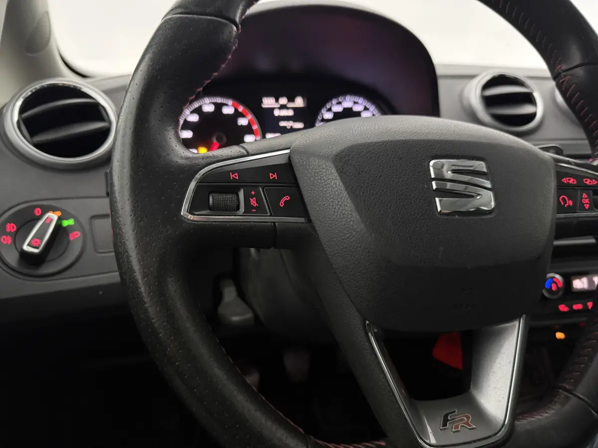 1.0 EcoTSI FR | Camera | Carplay | Airco | Cruise | Parkeersens.