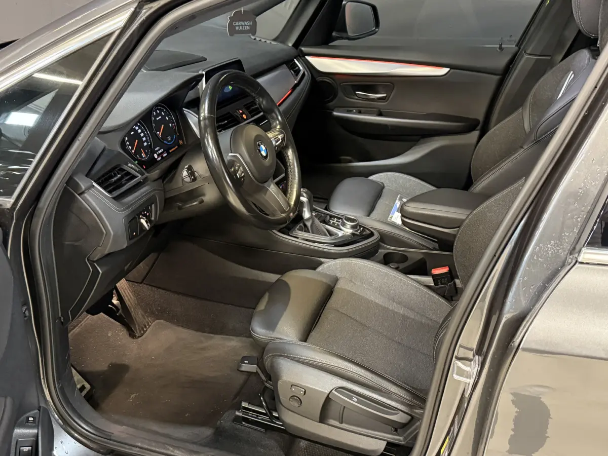 225xe iPerformance Executive | M-Sport | Panoramadak | Stoelverw.