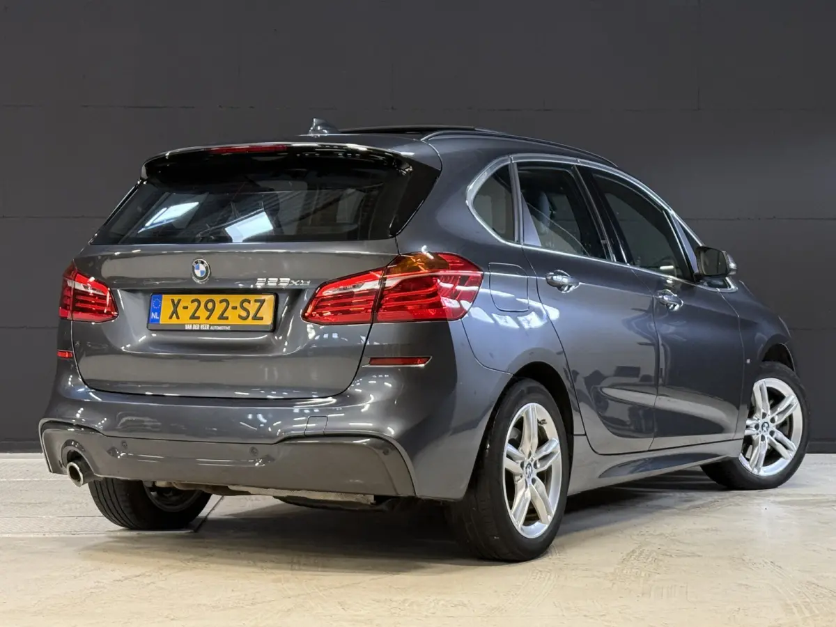 225xe iPerformance Executive | M-Sport | Panoramadak | Stoelverw.