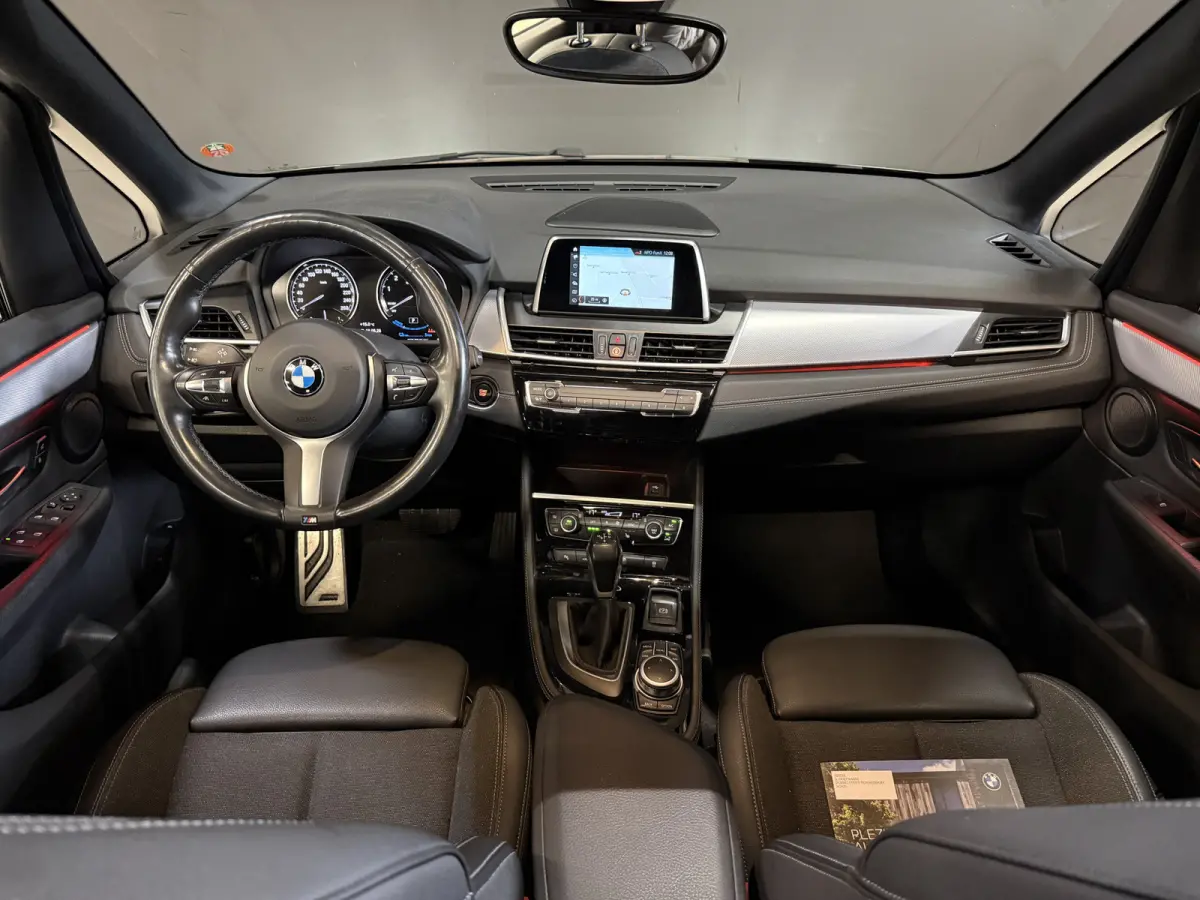 225xe iPerformance Executive | M-Sport | Panoramadak | Stoelverw.