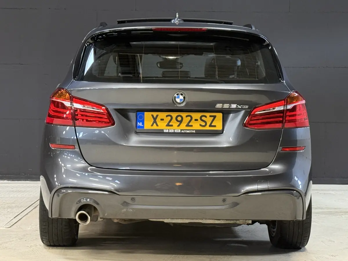 225xe iPerformance Executive | M-Sport | Panoramadak | Stoelverw.