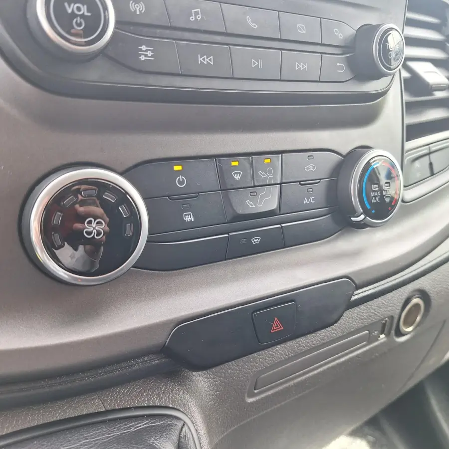 300 2.0 TDCI L2H1 Trend | Cruise Control | Voorruitverwarming | Achteruitrijcamera | Sensoren Voor+Achter |