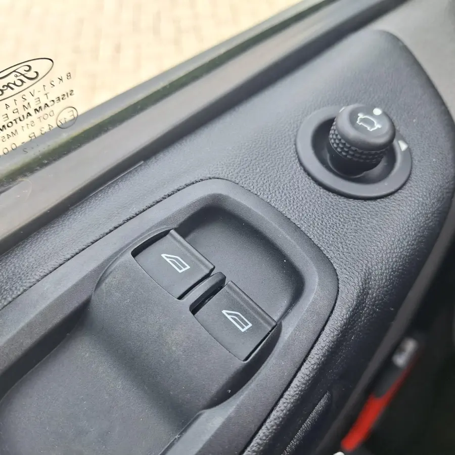 300 2.0 TDCI L2H1 Trend | Cruise Control | Voorruitverwarming | Achteruitrijcamera | Sensoren Voor+Achter |