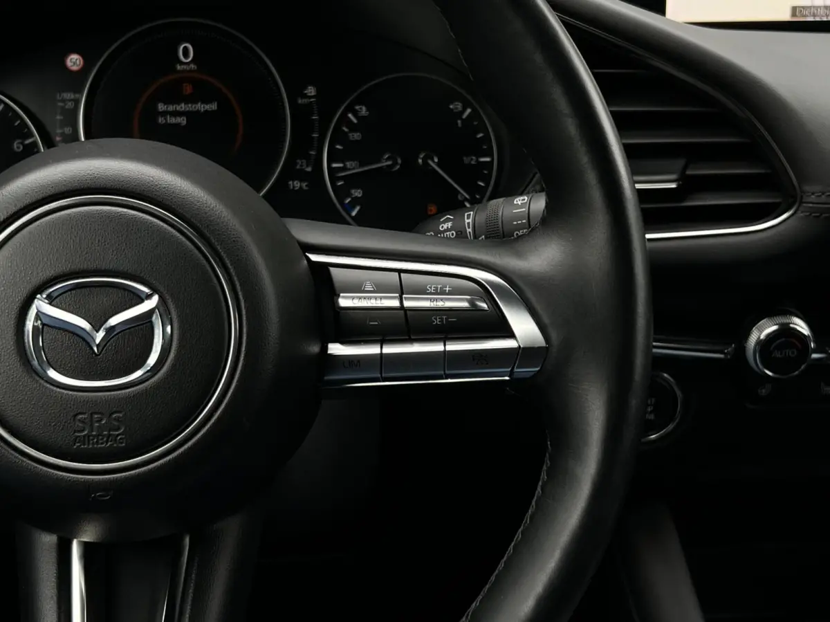 2.0 e-SkyActiv-X M Hybrid 180 Luxury, BOSE SOUND, NAVIGATIE, KEYLESS, CRUISE CONTROL, CLIMATE CONTROL, STOEL/STUURVERWARMING, LED, DAB, PDC, LICHTMETAAL 18"