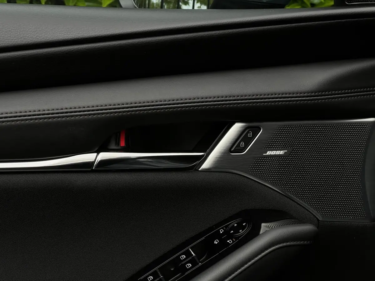 2.0 e-SkyActiv-X M Hybrid 180 Luxury, BOSE SOUND, NAVIGATIE, KEYLESS, CRUISE CONTROL, CLIMATE CONTROL, STOEL/STUURVERWARMING, LED, DAB, PDC, LICHTMETAAL 18"