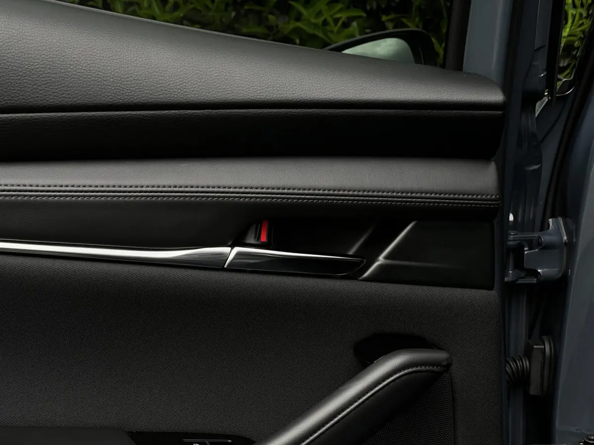 2.0 e-SkyActiv-X M Hybrid 180 Luxury, BOSE SOUND, NAVIGATIE, KEYLESS, CRUISE CONTROL, CLIMATE CONTROL, STOEL/STUURVERWARMING, LED, DAB, PDC, LICHTMETAAL 18"