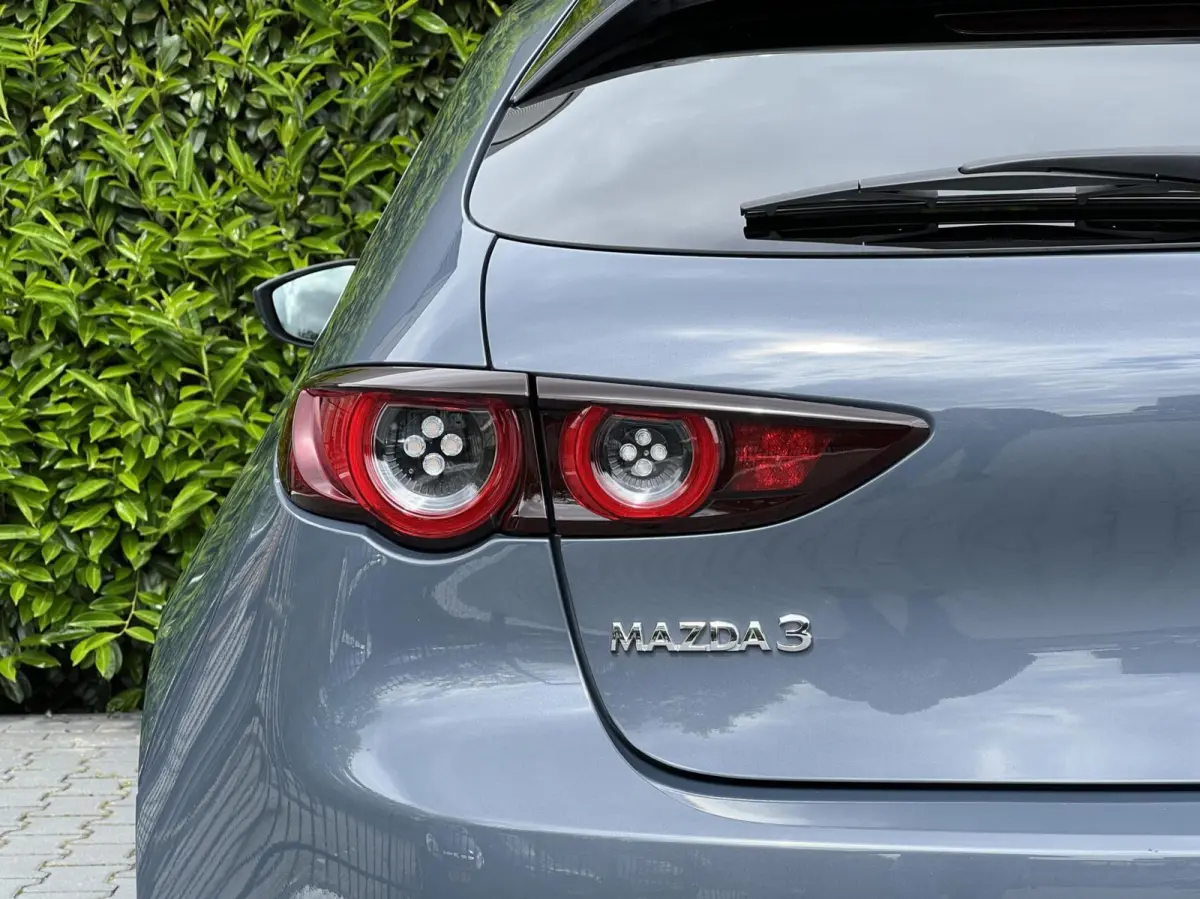 2.0 e-SkyActiv-X M Hybrid 180 Luxury, BOSE SOUND, NAVIGATIE, KEYLESS, CRUISE CONTROL, CLIMATE CONTROL, STOEL/STUURVERWARMING, LED, DAB, PDC, LICHTMETAAL 18"