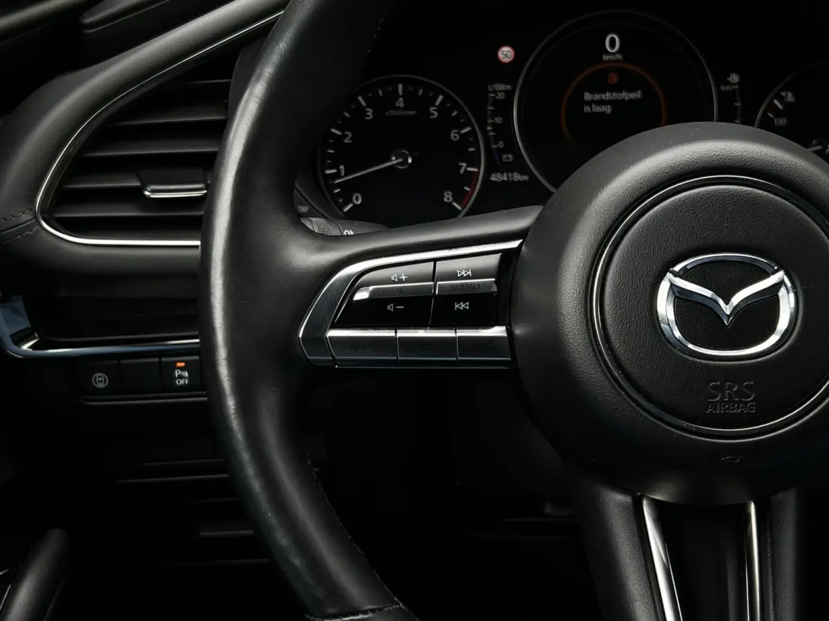 2.0 e-SkyActiv-X M Hybrid 180 Luxury, BOSE SOUND, NAVIGATIE, KEYLESS, CRUISE CONTROL, CLIMATE CONTROL, STOEL/STUURVERWARMING, LED, DAB, PDC, LICHTMETAAL 18"