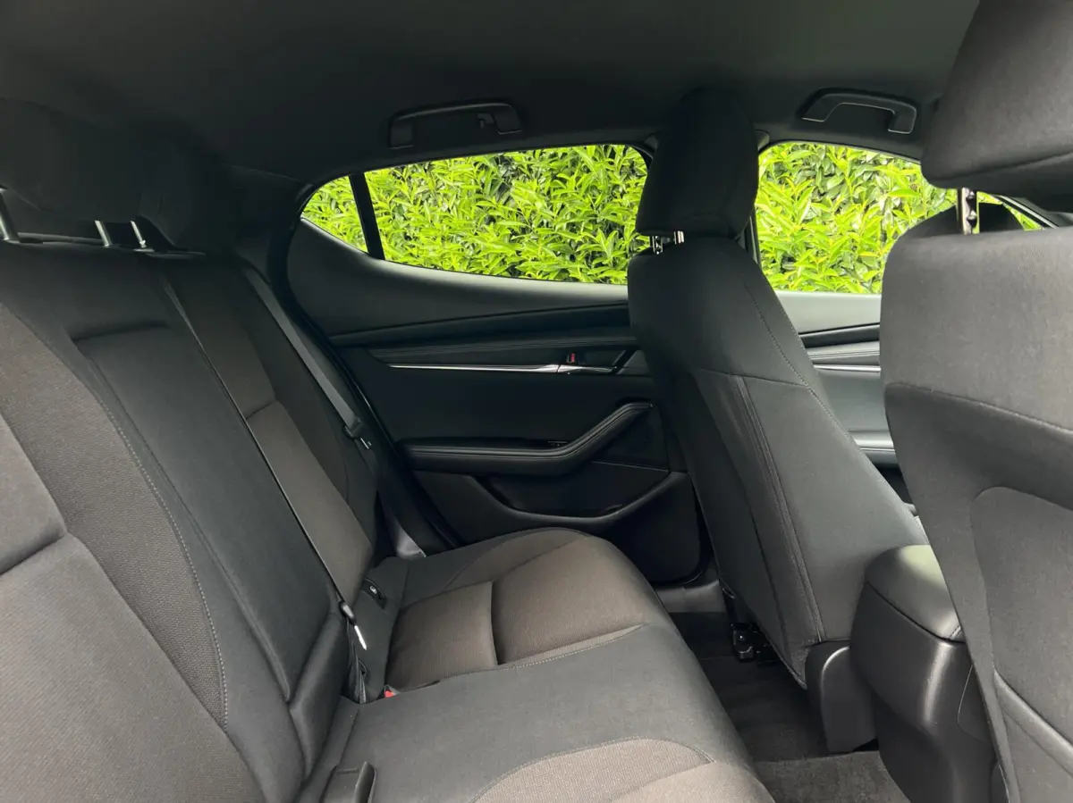 2.0 e-SkyActiv-X M Hybrid 180 Luxury, BOSE SOUND, NAVIGATIE, KEYLESS, CRUISE CONTROL, CLIMATE CONTROL, STOEL/STUURVERWARMING, LED, DAB, PDC, LICHTMETAAL 18"