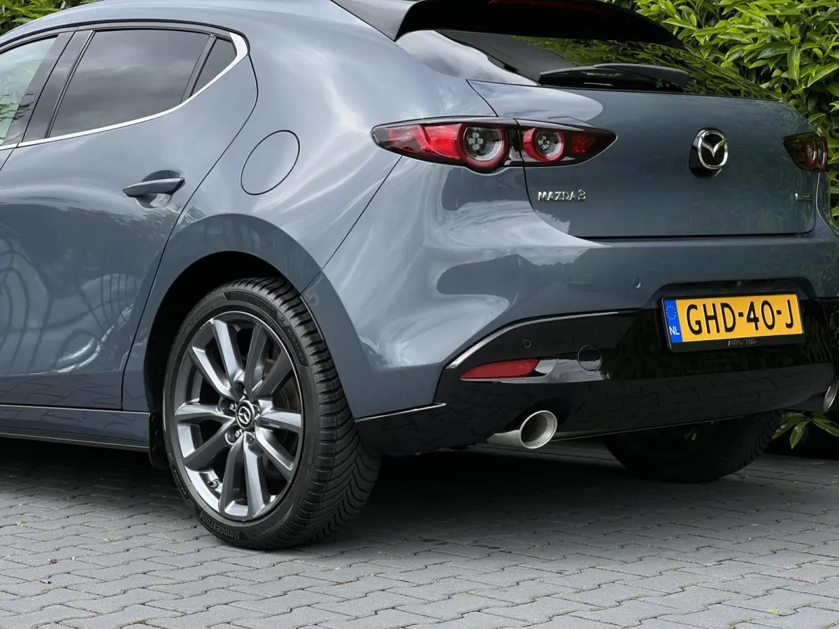 2.0 e-SkyActiv-X M Hybrid 180 Luxury, BOSE SOUND, NAVIGATIE, KEYLESS, CRUISE CONTROL, CLIMATE CONTROL, STOEL/STUURVERWARMING, LED, DAB, PDC, LICHTMETAAL 18"