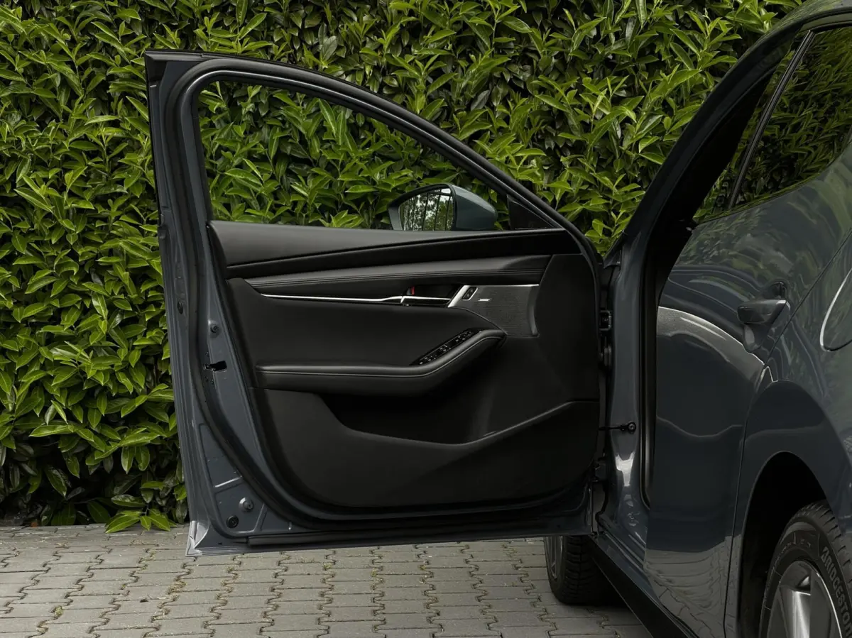 2.0 e-SkyActiv-X M Hybrid 180 Luxury, BOSE SOUND, NAVIGATIE, KEYLESS, CRUISE CONTROL, CLIMATE CONTROL, STOEL/STUURVERWARMING, LED, DAB, PDC, LICHTMETAAL 18"