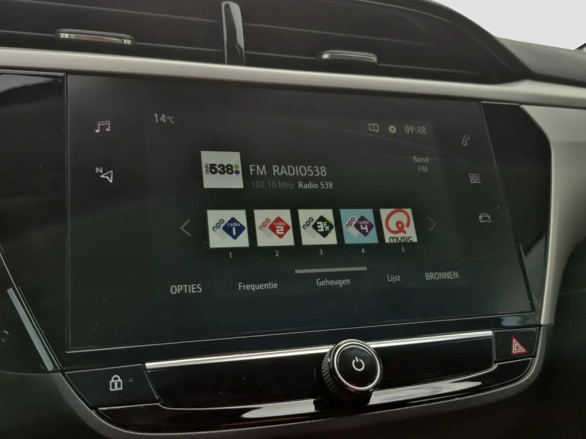 1.2 Edition Stuurverwarming | Full map navigatie | Parkeersensoren | Carplay/android auto | Airco |