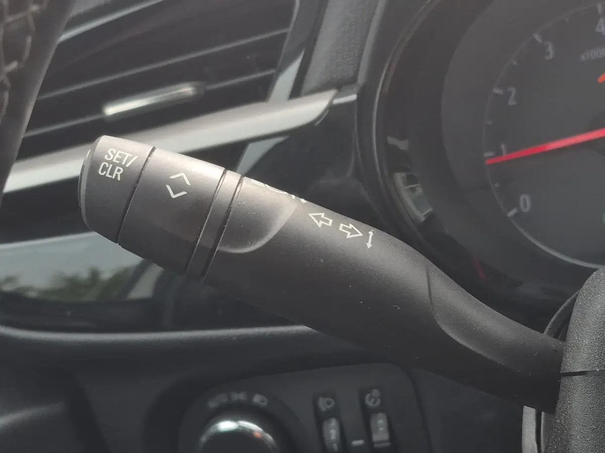 1.2 Edition Stuurverwarming | Full map navigatie | Parkeersensoren | Carplay/android auto | Airco |