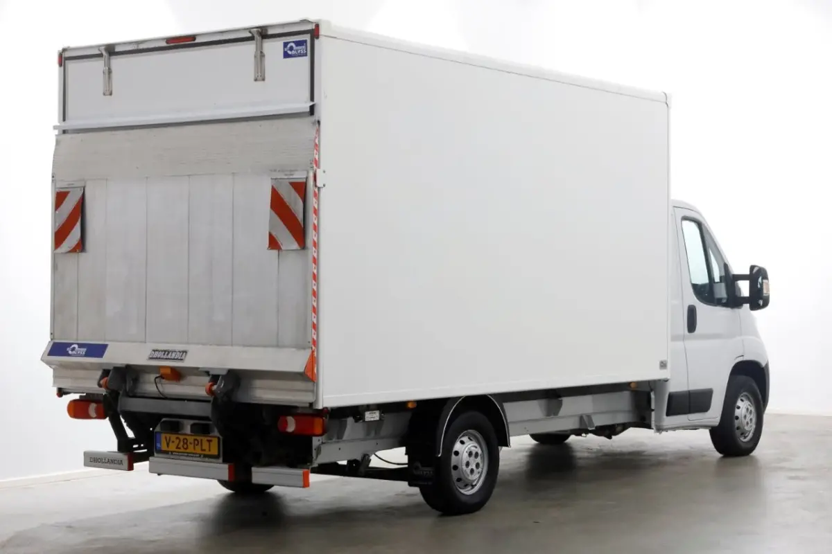 2.2D 140pk Bakwagen met laadklep 1.060kg laadvermogen 02-2024
