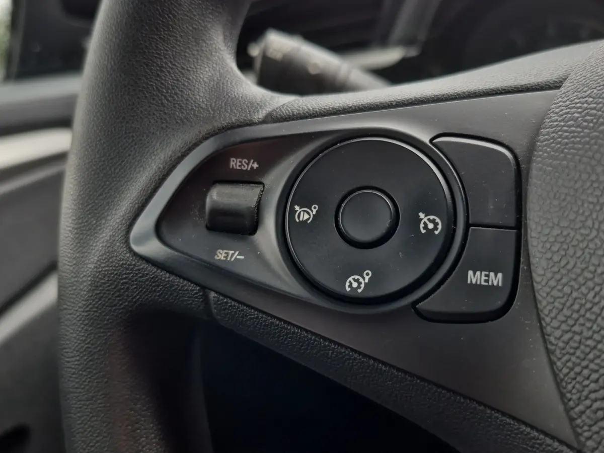 1.2 Edition 100pk | Airco | Cruise control | Bluetooth |