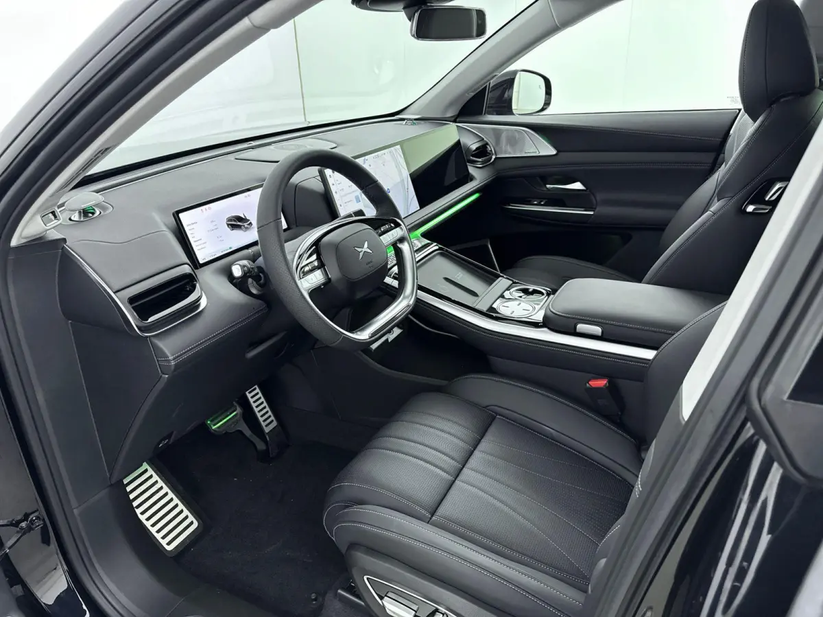 RWD Long Range 98 kWh Premium Pack | Trekhaak | Apple Carplay | SoH 97,7%