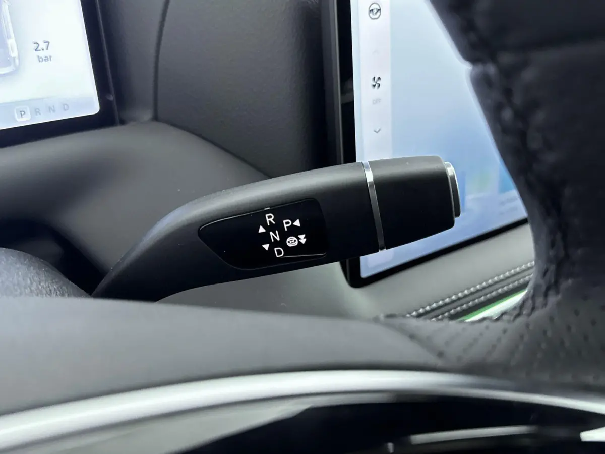 RWD Long Range 98 kWh Premium Pack | Trekhaak | Apple Carplay | SoH 97,7%