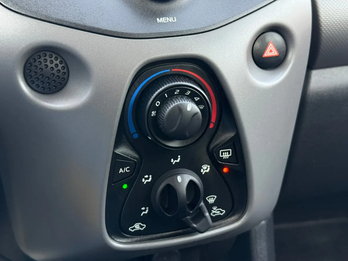 1.0 e-VTi Active Airco | Lichtmetalen velgen 16" | Bluetooth | Dealer onderhouden | Elektrische ramen voor | LED dagrijverlichting