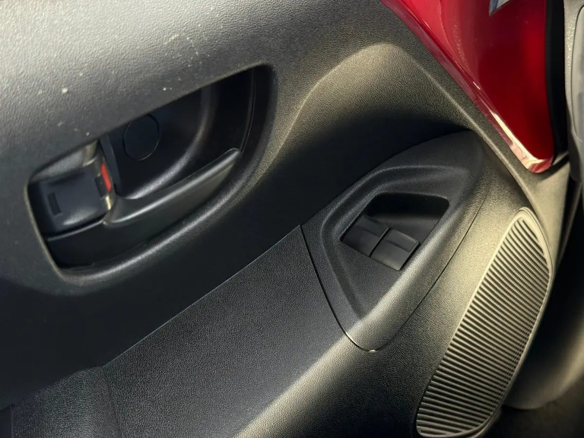 1.0 e-VTi Active Airco | Lichtmetalen velgen 16" | Bluetooth | Dealer onderhouden | Elektrische ramen voor | LED dagrijverlichting