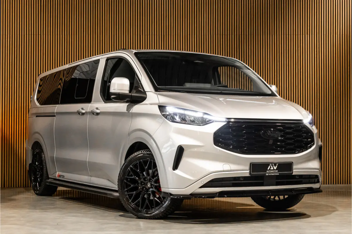 300 2.0 TDCI L2H1 Limited DC | BPM VRIJ | Dubbel Cabine | Elec schuifdeuren | ACC | Blind Spot | 360 Camera | CarPlay | Navigatie | Stoelverwarming | 5-Zitter | BPM Vrij