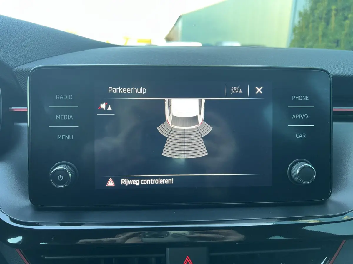 1.0 TSI Sport Business NAV.VIA.CARPLAY/ANDROID | CRUISE | LED | PDC | ECC | LMV 1'EIG