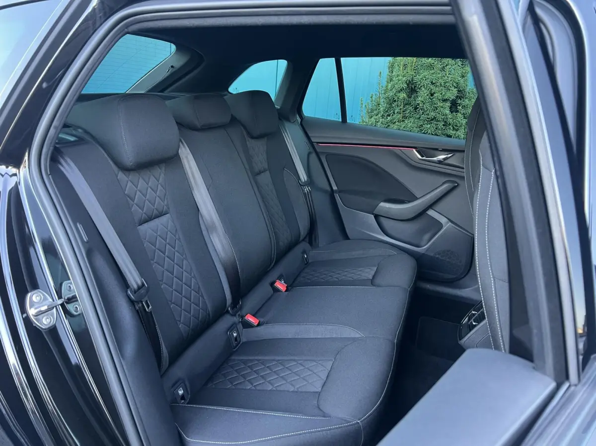 1.0 TSI Sport Business NAV.VIA.CARPLAY/ANDROID | CRUISE | LED | PDC | ECC | LMV 1'EIG