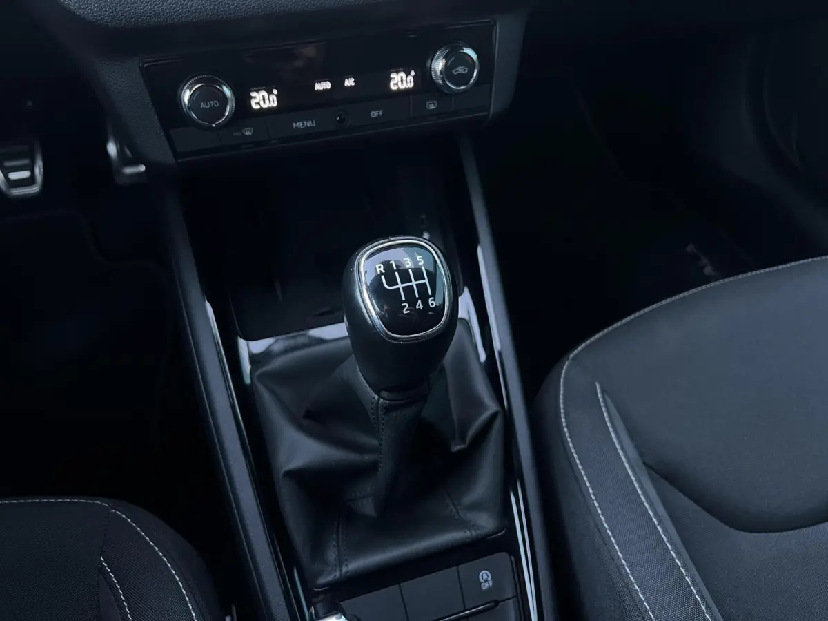 1.0 TSI Sport Business NAV.VIA.CARPLAY/ANDROID | CRUISE | LED | PDC | ECC | LMV 1'EIG
