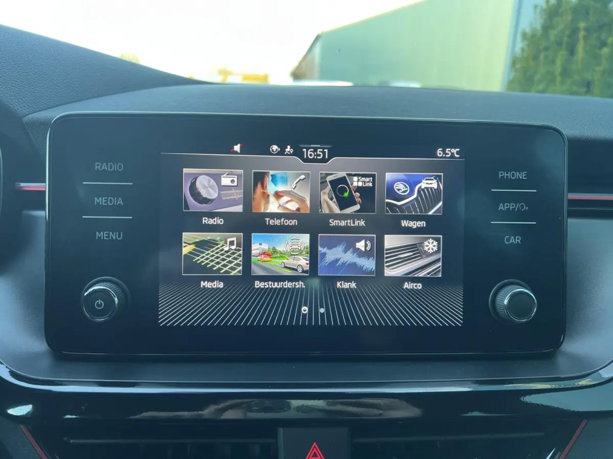 1.0 TSI Sport Business NAV.VIA.CARPLAY/ANDROID | CRUISE | LED | PDC | ECC | LMV 1'EIG