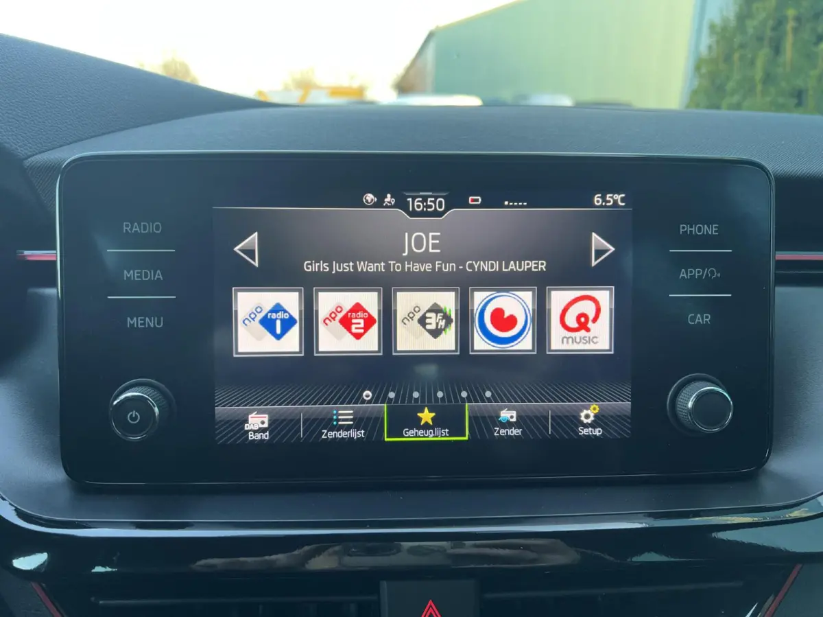 1.0 TSI Sport Business NAV.VIA.CARPLAY/ANDROID | CRUISE | LED | PDC | ECC | LMV 1'EIG