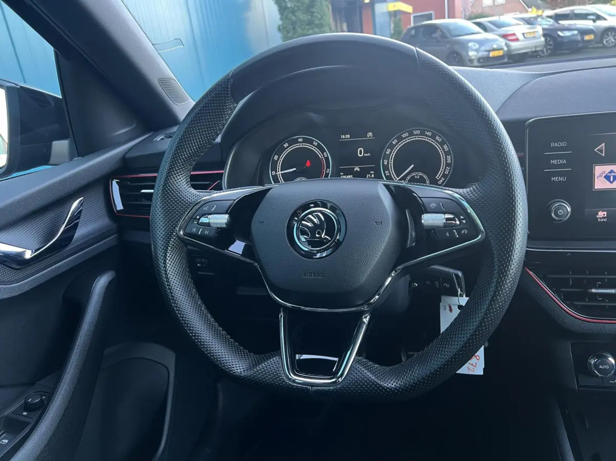 1.0 TSI Sport Business NAV.VIA.CARPLAY/ANDROID | CRUISE | LED | PDC | ECC | LMV 1'EIG