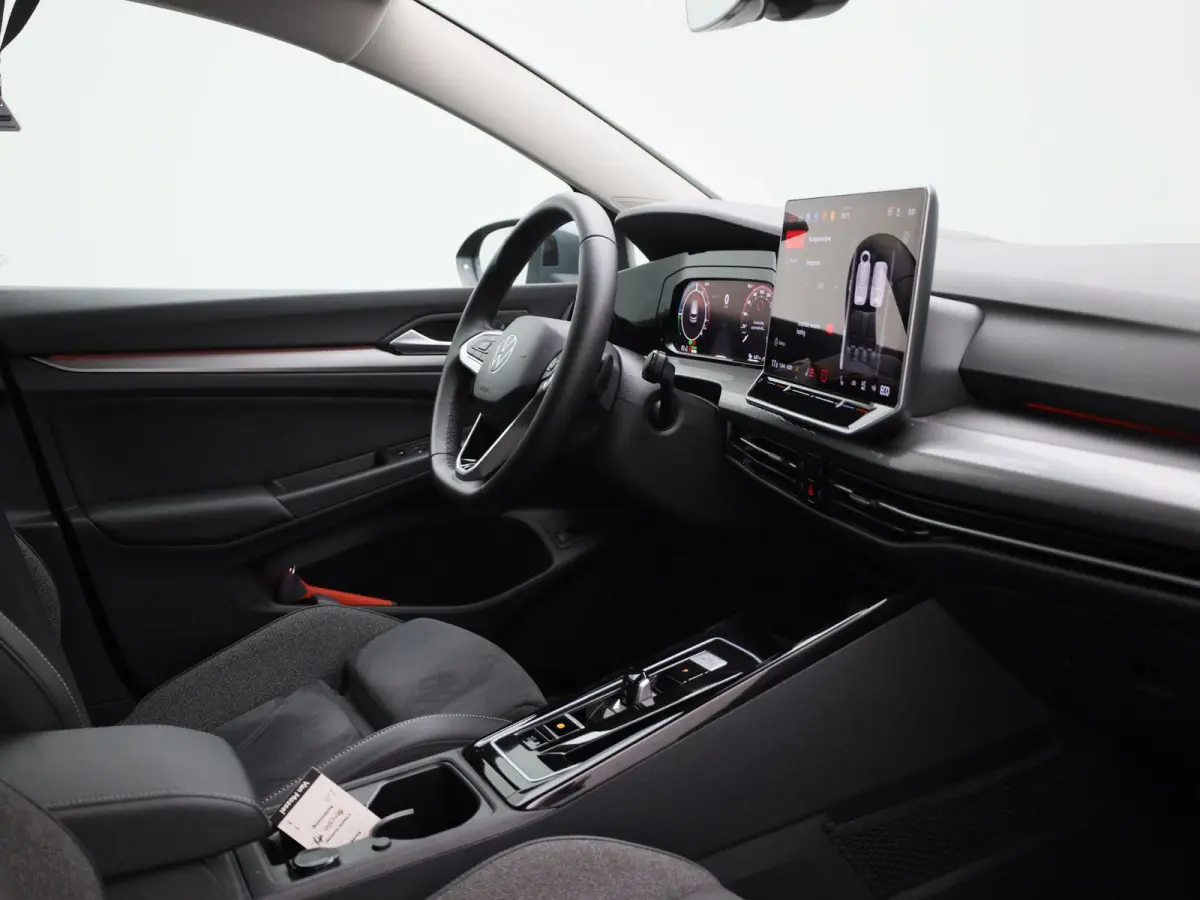 1.5 eHybrid Style Edition 204 PK| Origineel Nederlands | 1e Eigenaar | Navigatie | Stoelverwarming | Stuurwielverwarming | LED Matrix | Achteruitrijcamera | Parkeersensoren