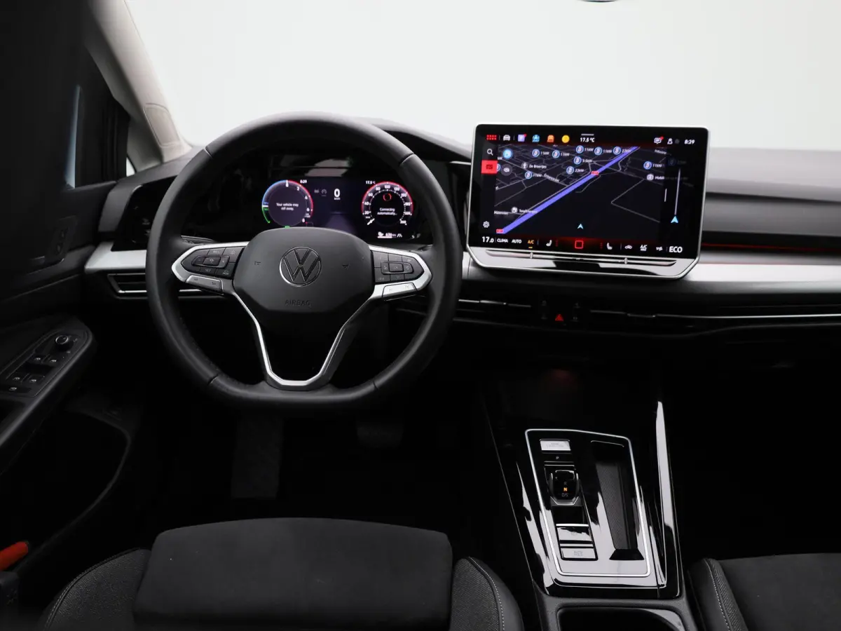 1.5 eHybrid Style Edition 204 PK| Origineel Nederlands | 1e Eigenaar | Navigatie | Stoelverwarming | Stuurwielverwarming | LED Matrix | Achteruitrijcamera | Parkeersensoren