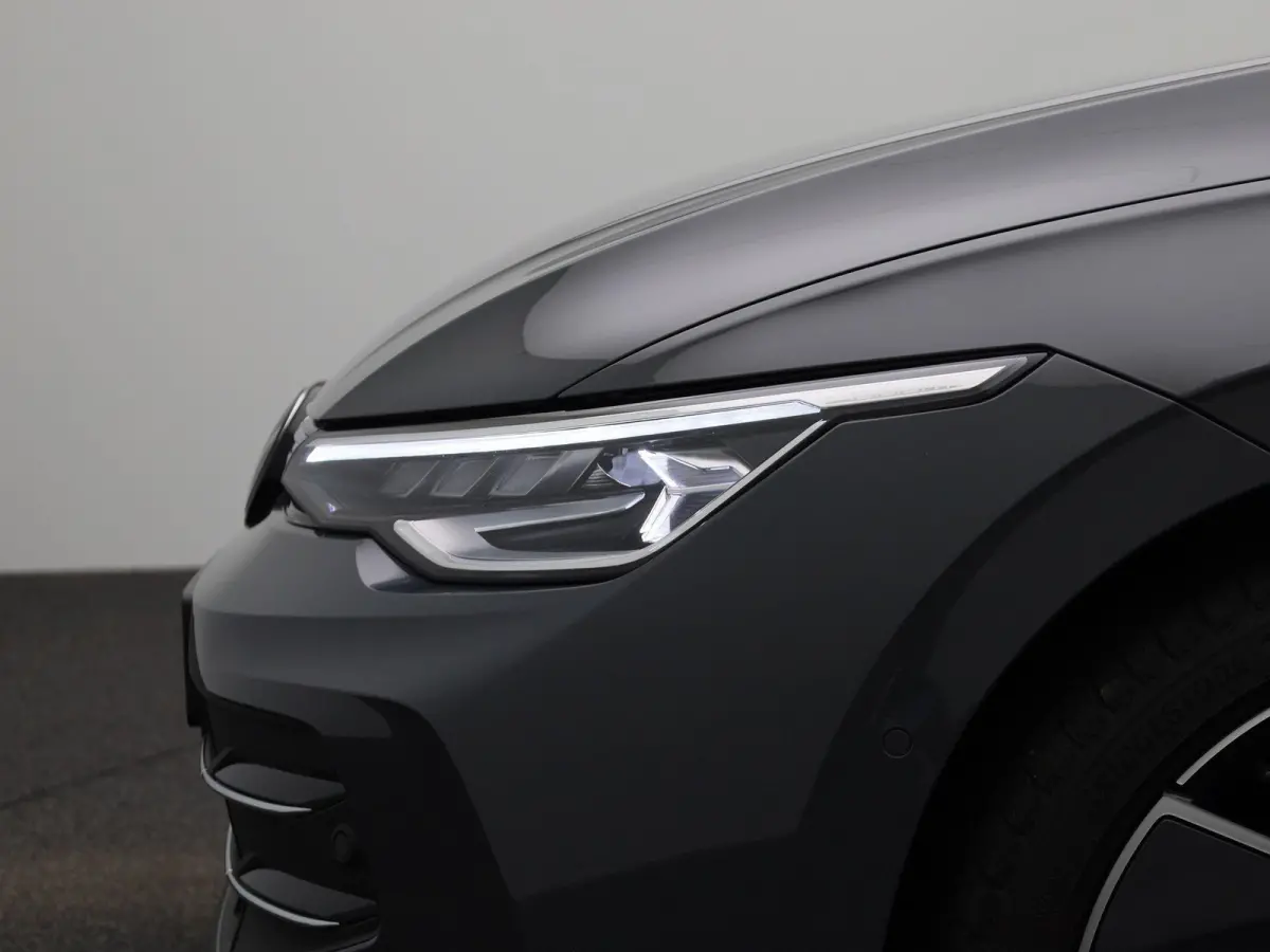 1.5 eHybrid Style Edition 204 PK| Origineel Nederlands | 1e Eigenaar | Navigatie | Stoelverwarming | Stuurwielverwarming | LED Matrix | Achteruitrijcamera | Parkeersensoren