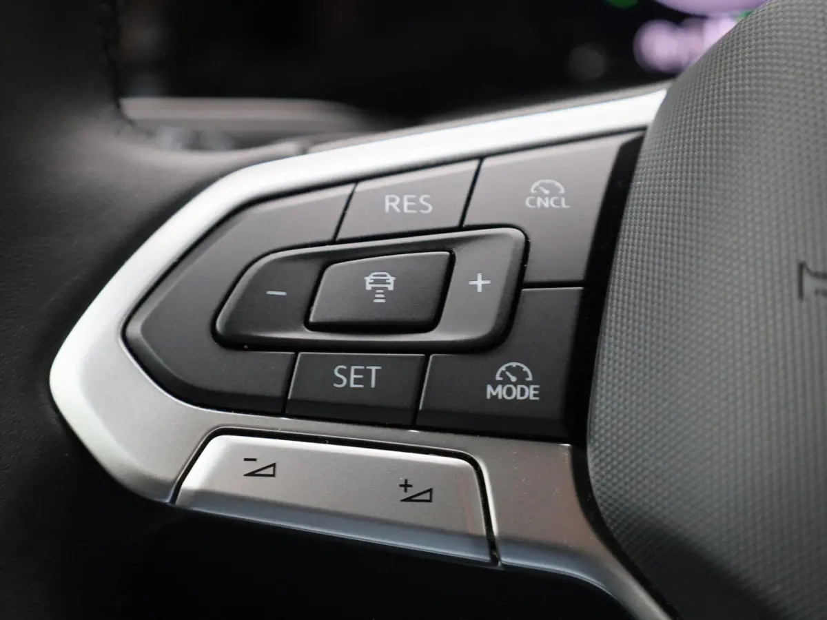 1.5 eHybrid Style Edition 204 PK| Origineel Nederlands | 1e Eigenaar | Navigatie | Stoelverwarming | Stuurwielverwarming | LED Matrix | Achteruitrijcamera | Parkeersensoren